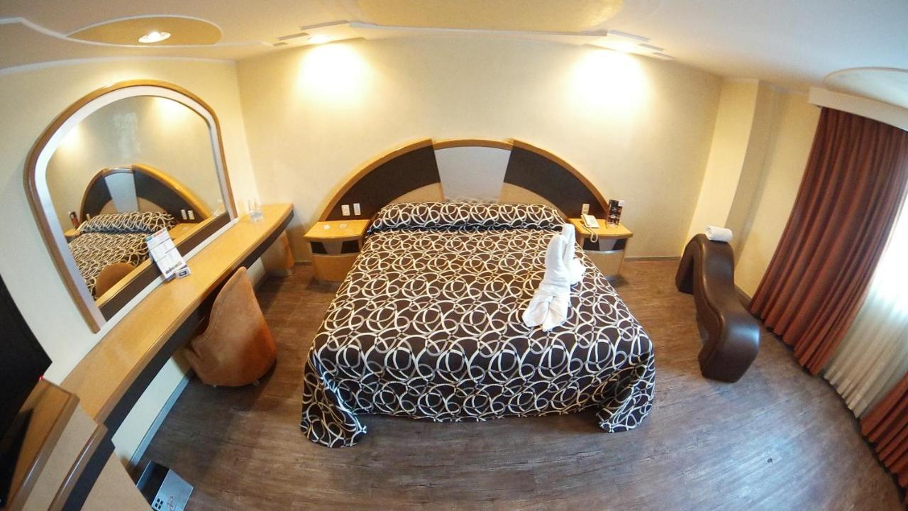 Hotel Plaza Camarones - Solo Adultos メキシコシティ エクステリア 写真